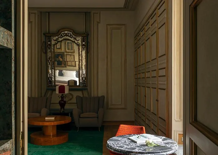 Palazzo Shedir - The Leading Of The World רומא
